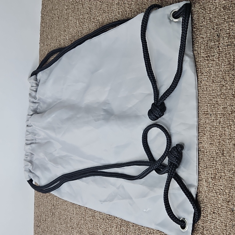 Hunter Logo Gray Sling Drawstring Backpack - image 4